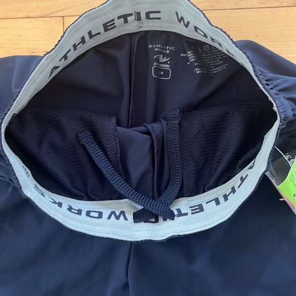 NWT Men’s athletic shorts size S - Picture 2 of 3